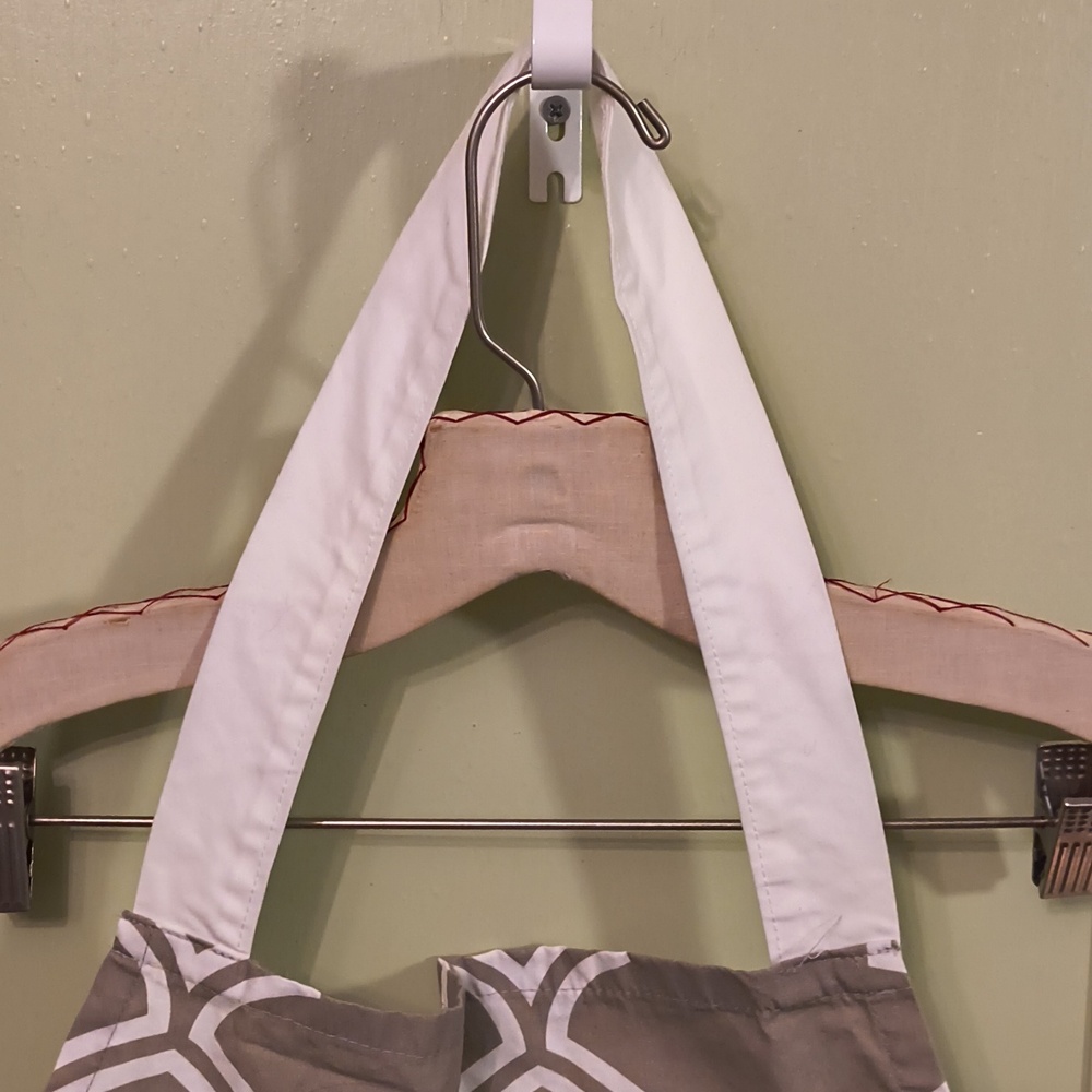 Home - Kitchen Apron Beige White Modern Pattern - Picture 4 of 8